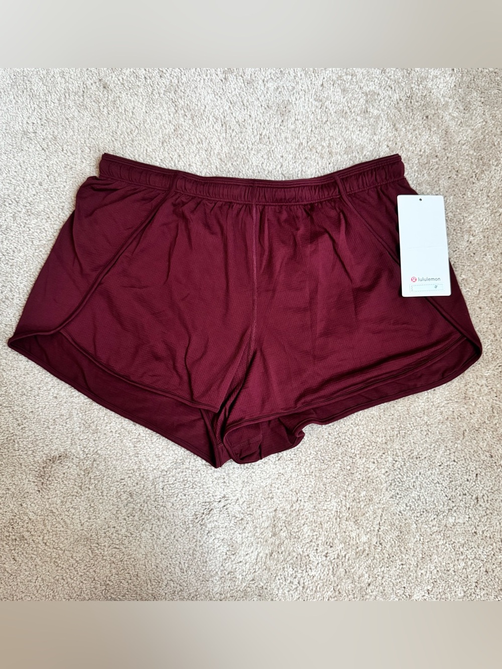 🍷 Lululemon Swiftly Mid-Rise Short 3” Size 12
